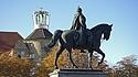 Altes Schloss mit Krone und Reiterdenkmal Kaiser Wilhelm I. in Stuttgart