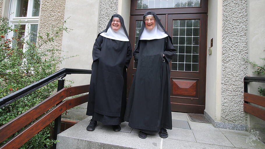 Die Benediktinerinnen Ruth (li.) und Elisabeth