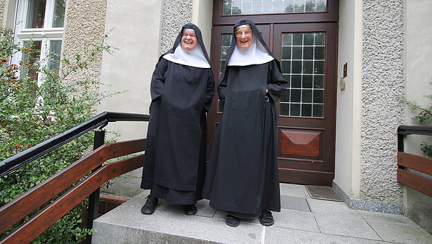 Die Benediktinerinnen Ruth (li.) und Elisabeth