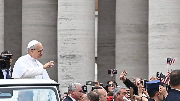 Papst Leo XIV. bei seiner ersten Generalaudienz