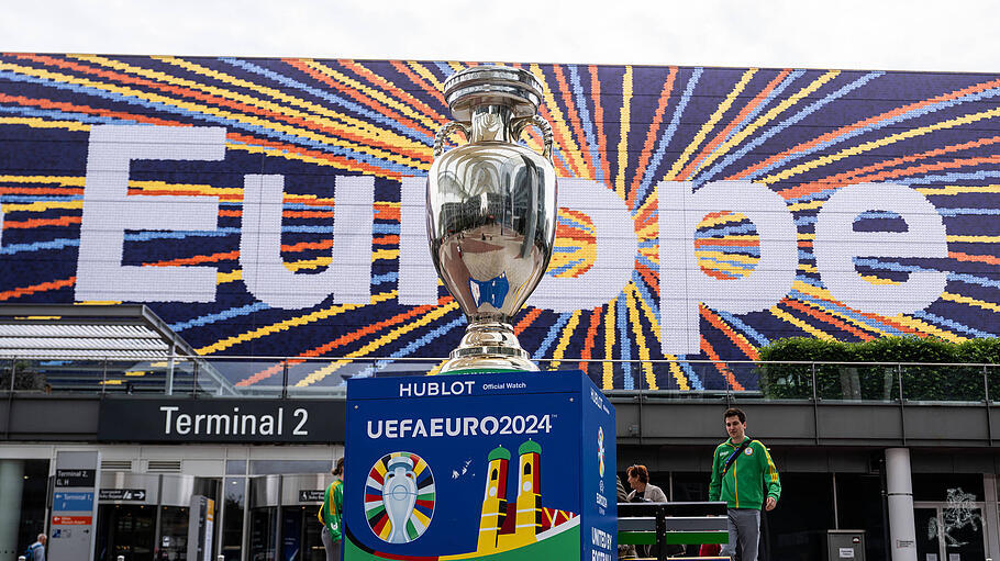 Beginn der Fußball-Europameisterschaft