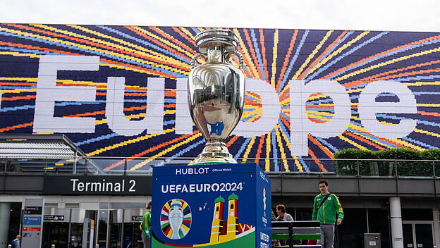 Beginn der Fußball-Europameisterschaft