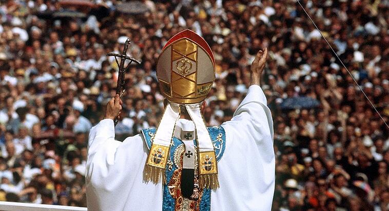 Papst Johannes Paul II. reist nach Polen