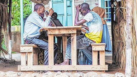 Diplomstudierende im kenianischen Flüchtlingscamp in Kakuma