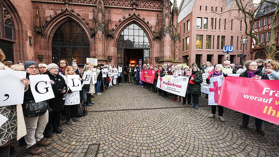 Demonstration zur Synodalversammlung