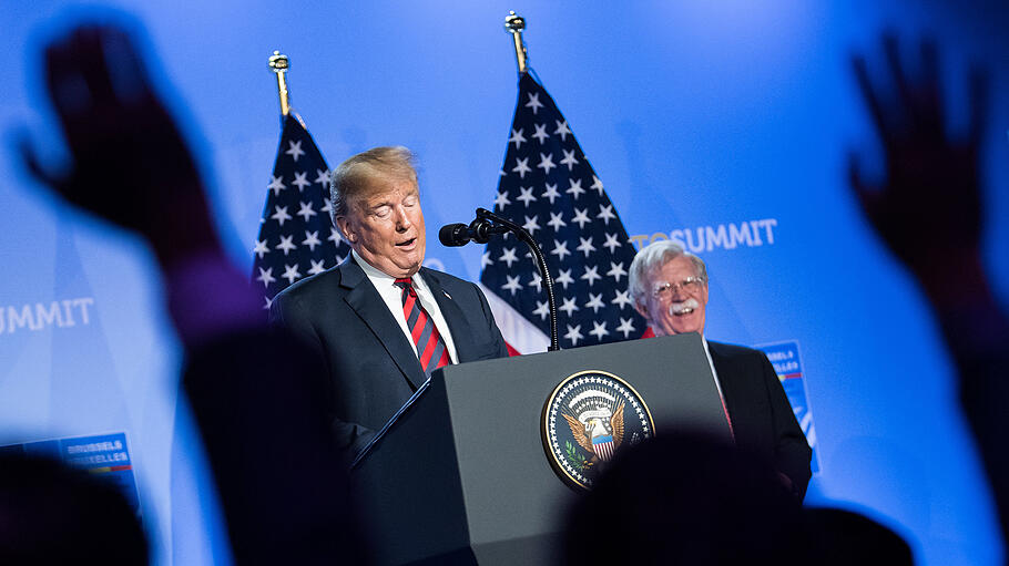 Donald Trump spricht beim Nato-Gipfel