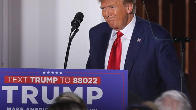 Donald Trump vor seinem Bedminster Golfclub
