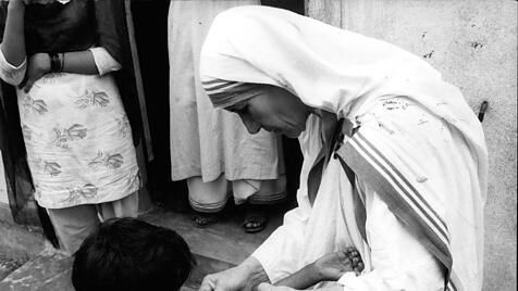 Mutter Teresa heilt in Indien