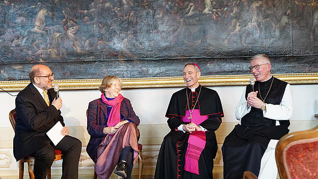 Podiumsdiskussion mit Hanna-Barbara Gerl-Falkovitz, Monsignore Georg Gänswein und Abt Maximilian Heim.