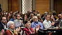 Applaus im Haus: ZdK-Mitglieder spenden Beifall bei der Vollversammlung in Berlin.