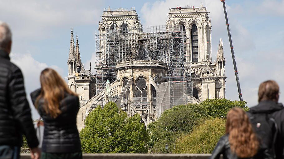 Chef-Architekt zum Zustand von Notre-Dame
