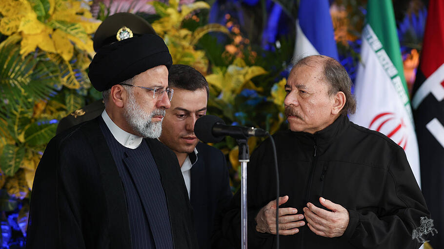 Daniel Ortega, Präsident Nicaraguas mit dem iranischen Präsidenten Ebrahim Raisi