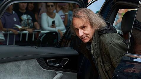 Michel Houellebecq  wird von allen Seiten kritisiert