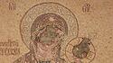 Mosaik der Gottesmutter mit Jesuskind gezeichnet vom Terror in Maalula