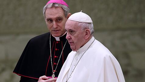 Gänswein und Franziskus 2020 im Vatikan