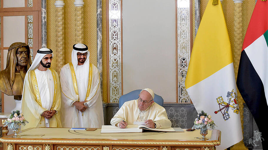 Pope Francis visits United Arab Emirates Welcome ceremony for the visiting Pope Francis at the UAE presidential palace i