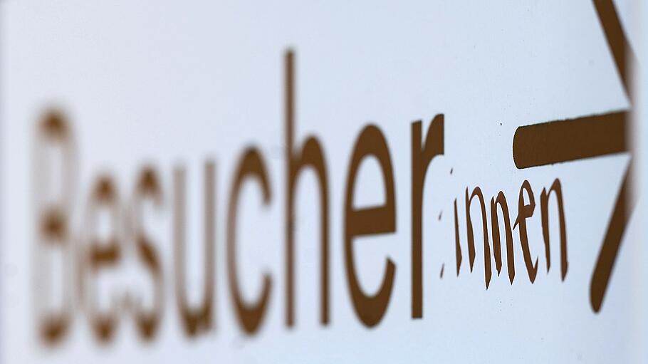 Gegendertes Hinweisschild