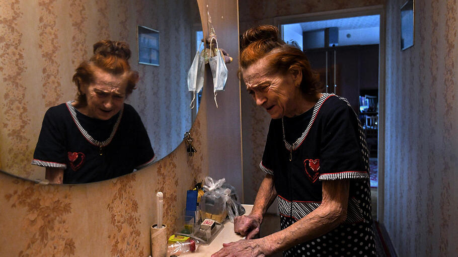 82-jährige will während Putins Angriffskrieg in ihrer Wohnung  in Kiew bleiben.