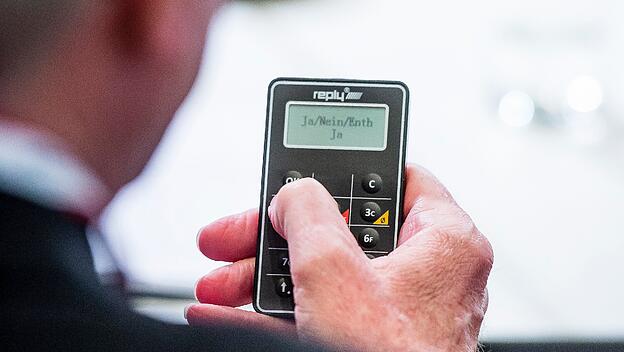 4. Synodalversammlung des Synodalen Weges: Befürworter liegen knapp vorne