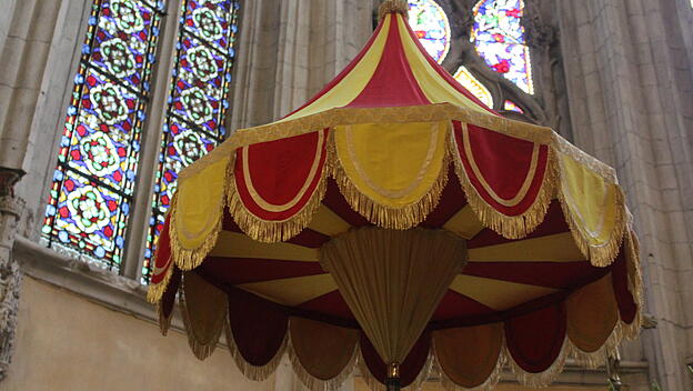 Ombrellino in Notre-Dame de Gray
