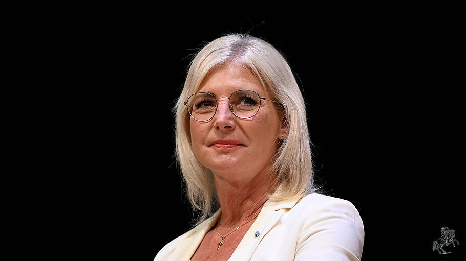 Staatsministerin Ulrike Scharf (CSU)