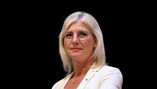 Staatsministerin Ulrike Scharf (CSU)