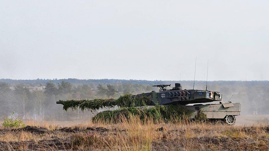 Ukraine bittet um Leopard-2-Panzer
