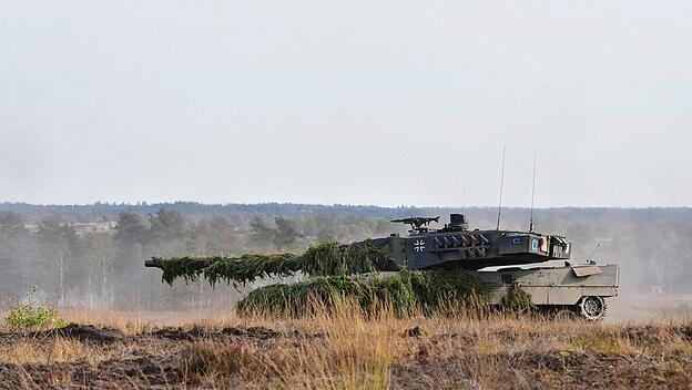Ukraine bittet um Leopard-2-Panzer