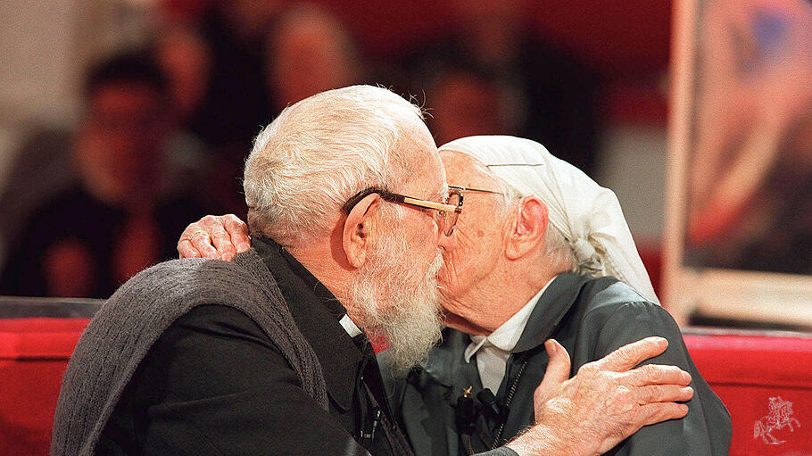 Abb&eacute; Pierre und Schwester Emmanuelle