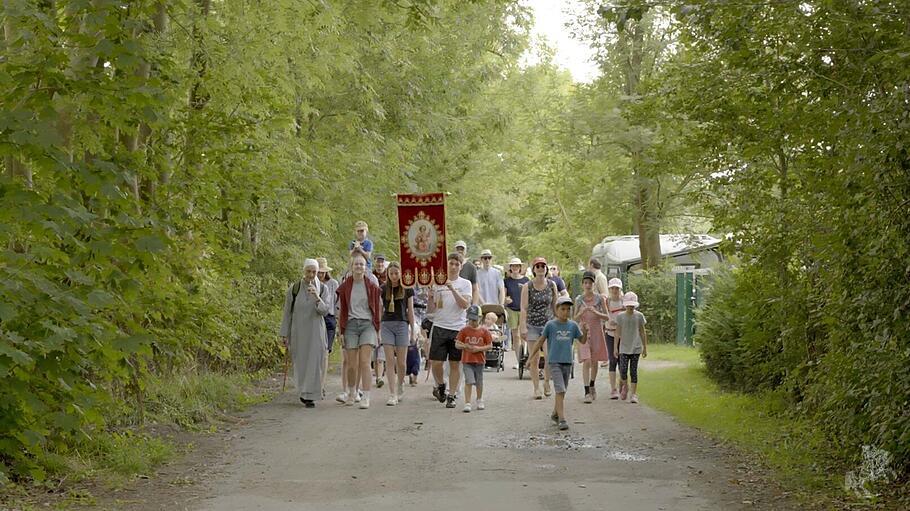 Jungfamilientreffen: Spiel und Katechesen