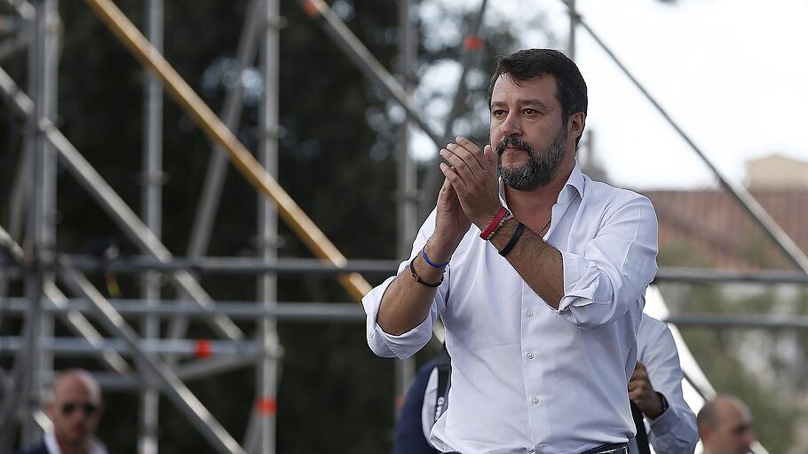 Matteo Salvini sucht Kontakt zur Kirche