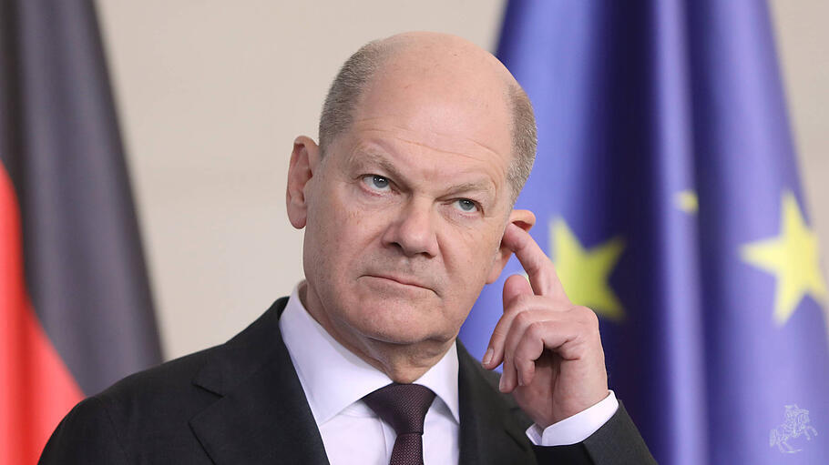 Hörprobleme beim Kanzler Olaf Scholz