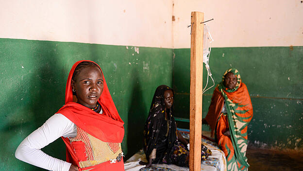 Sudanesische Flüchtlinge in einem Flüchtlingslader in Tschad.
