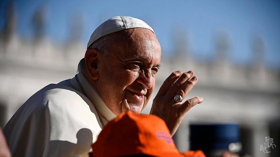 Papst Franziskus bei Generalaudienz im Vatikan