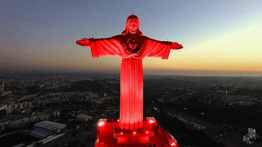 Statue „Cristo Rei" in Lissabon