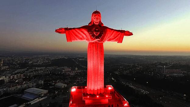 Statue &bdquo;Cristo Rei" in Lissabon