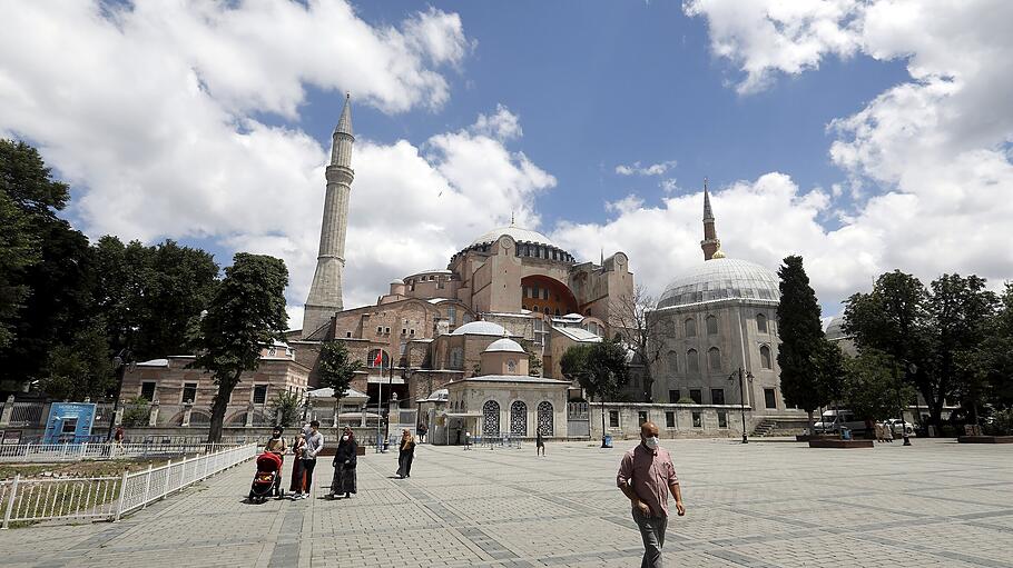 Öffnung der Hagia Sophia fürs islamische Gebet angeordnet