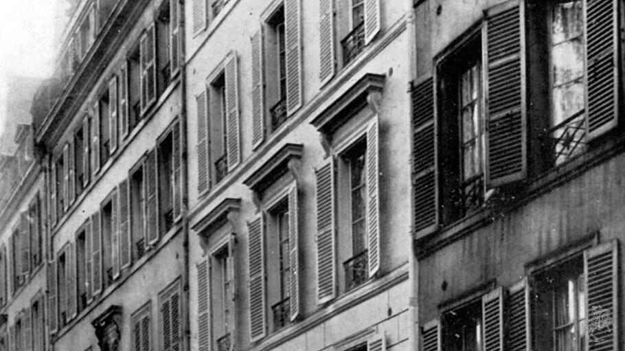 Im H&ocirc;tel d&rsquo;Alsace verbrachte Oscar Wilde seine letzten Lebensjahre. Bis heute suchen dort K&uuml;nstler nach Spuren des gro&szlig;en Geistes.