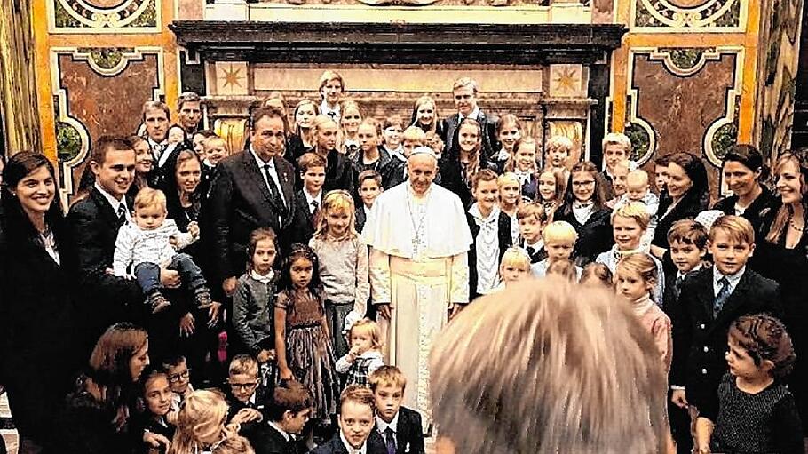 Papst Franziskus empfing knapp 300 Habsburger