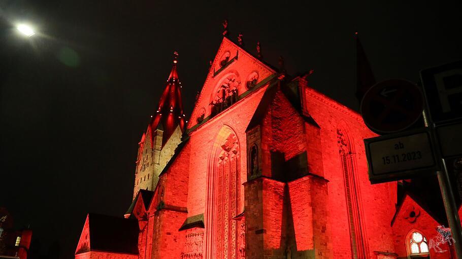 Angestrahlter Paderborner Dom