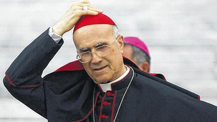 Tarcisio Bertone erklärt sich zu "Vatileaks"