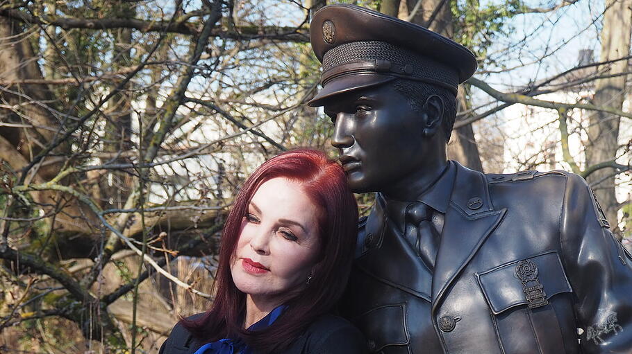 Priscilla Presley