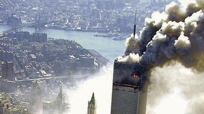 New York brennt nach den Angriffen am 11. September 2001