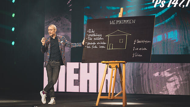 Johannes Hartl freut sich über einen konstruktiven Dialog  bei der „MEHR“-Konferenz