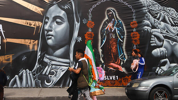 Pilgrims on their journey to the Basilica of Guadalupe