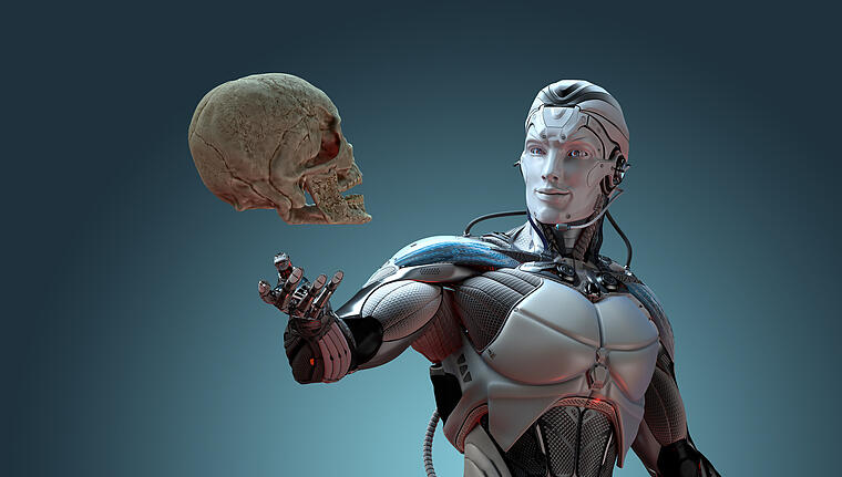 Roboter und menschlicher Schädel