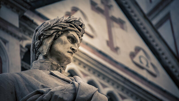 Statue von von Dante Alighieri in Florenz