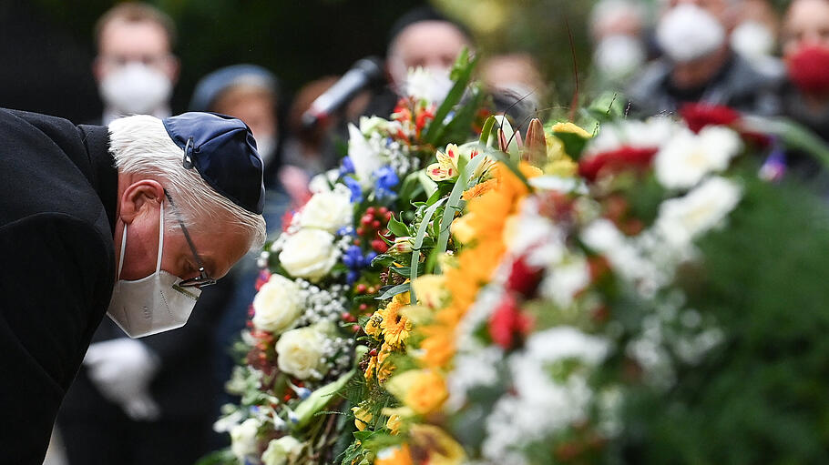 Frank-Walther Steinmeier gedenkt den Opfern des Anschlags von Halle 2019