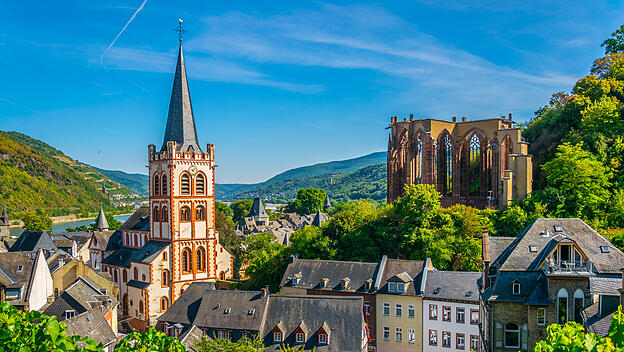 Bacharach mit seiner Kirche und der Wernerkapelle.