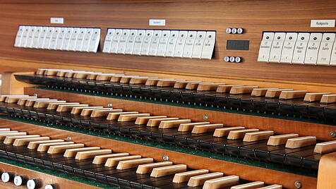 Manual einer Kirchenorgel